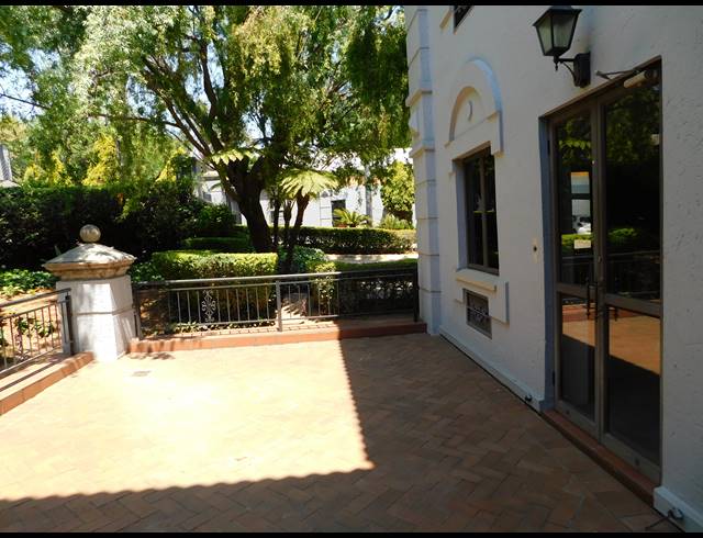 1,578M² OFFICE TO LET IN HYDE PARK